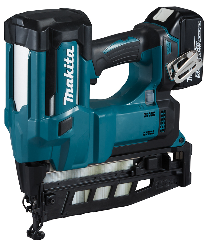 Agrafeuse à tête écrasée sur batterie Makita 18V DBN600RTJ avec 2 batteries 5,0 Ah + chargeur dans Makpac