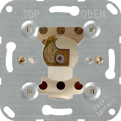 Insertion de bouton-poussoir à clé Gira 016300