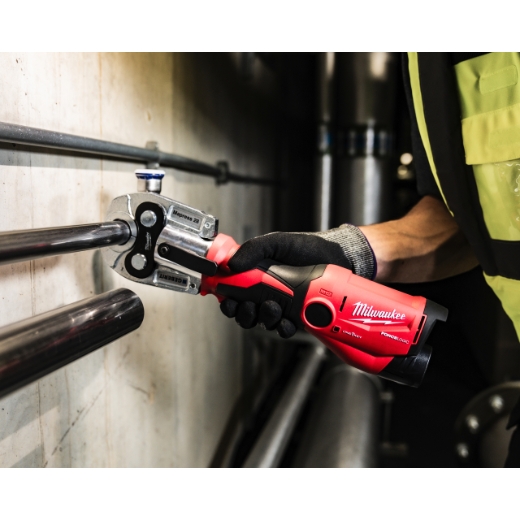 Outil de sertissage Milwaukee M12 sur batterie avec kit ONE-KEY incluant 3 mâchoires Geberit, M12O