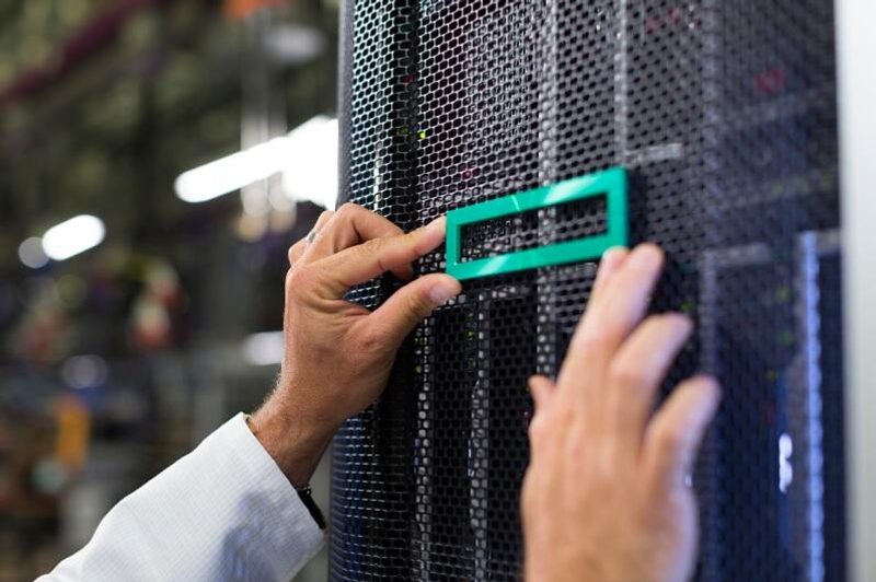 Contrôleur de stockage HPE MR408i-o Gen11 P58335-B21 12G OCP, 8 voies SAS internes, cache 4 Go