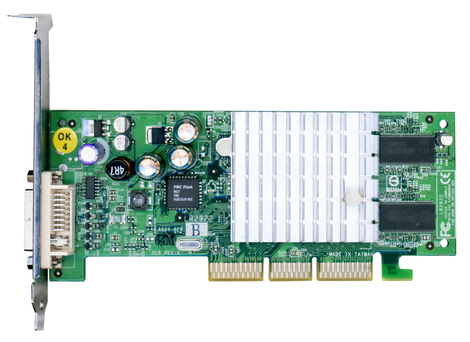 LEADTEK NVIDIA GeForce4 MX440 SE 64 Mo LR2922 S26361-D1592-V64 AGP