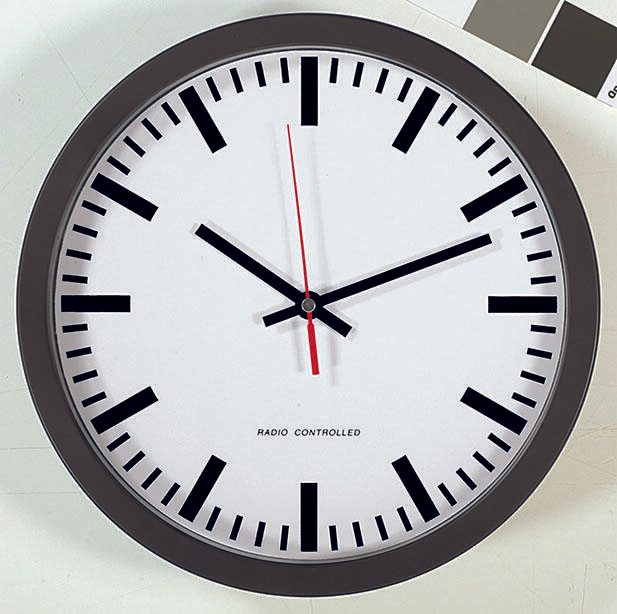Horloge murale radio PEWETA Gare Ø 30 cm noir