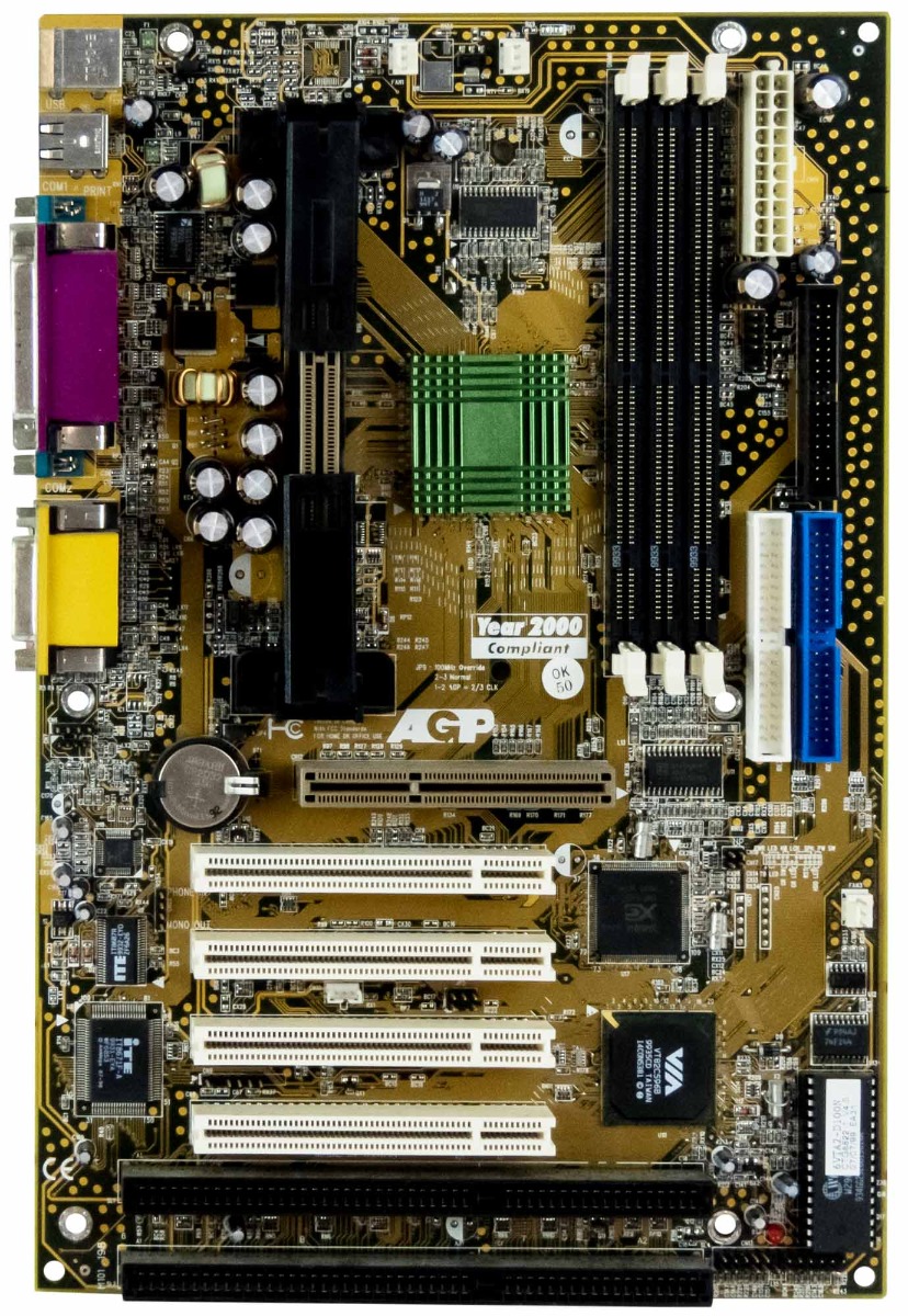 CARTE MÈRE CHAINTECH 6VTA2-D100N SLOT 1 SDRAM