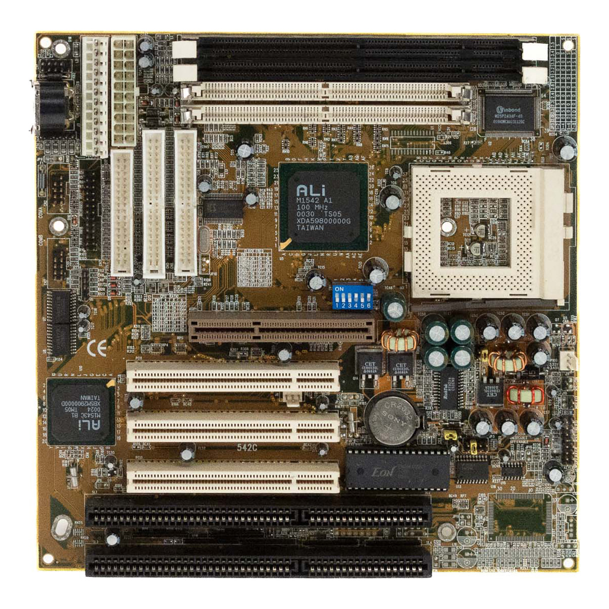 JETWAY J-542C Carte mère Socket 7 (EDO/FPM/SDRAM) AGP/PCI/ISA Baby-AT