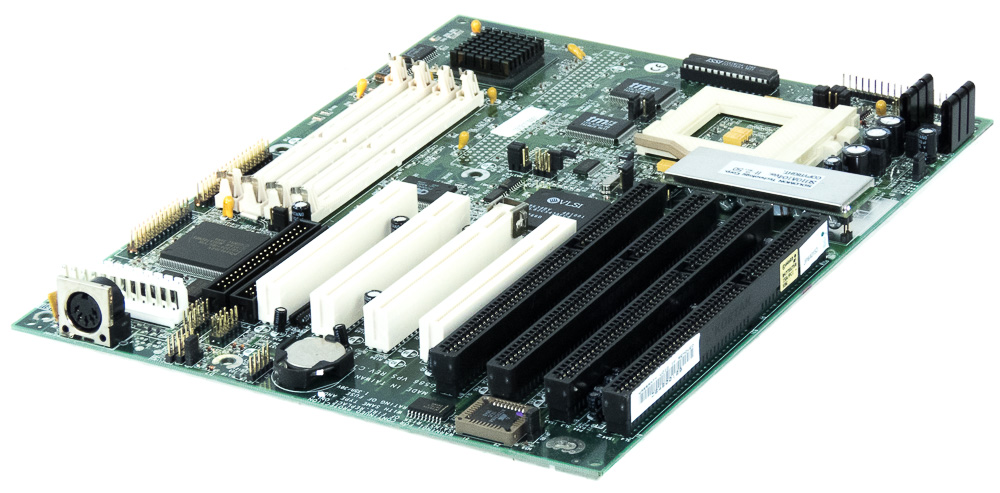 DFI G586 VPS SOCKET 7 FPM/EDO DRAM - Carte AT