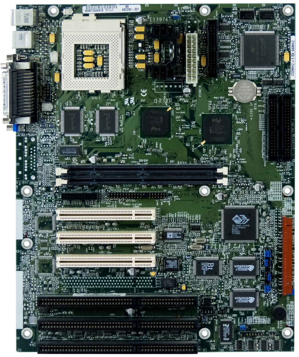 INTEL AA 682292-301 PB 661753-003 SOCKET 7 SDRAM PCI ATX