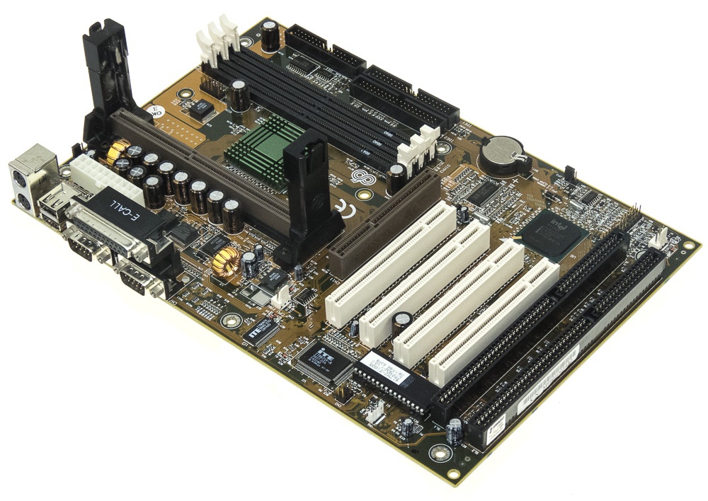 CHAINTECH 6LTM2 M101 CARTE MÈRE SDRAM AGP ISA PCI ATX