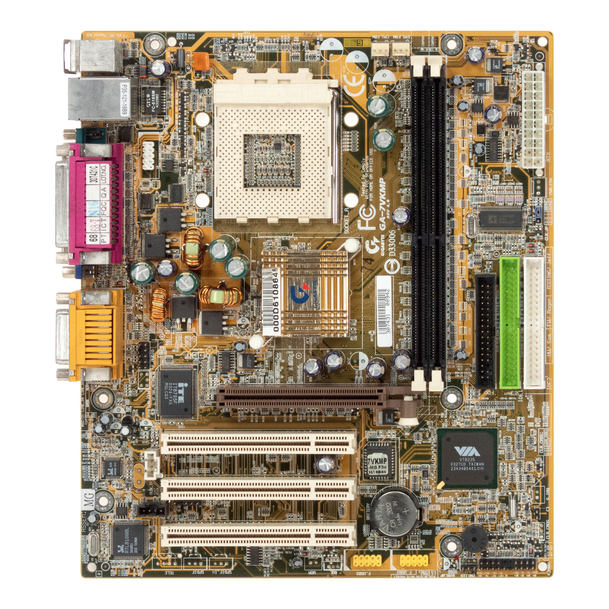 GIGABYTE GA-7VKMP Révision 3.3+ Socket 462 (A) DDR AGP PCI IDE mATX
