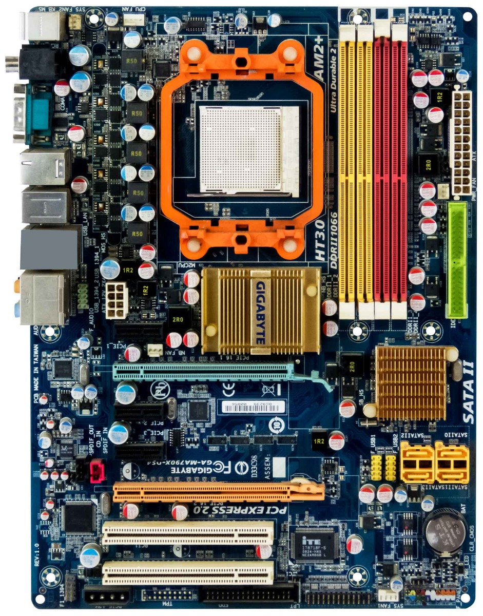 Carte mère GIGABYTE GA-MA790X-DS4 AMD 790X Socket AM2 DDR2 PCI-E PCI